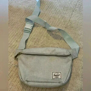 Herschel fanny pack light blue